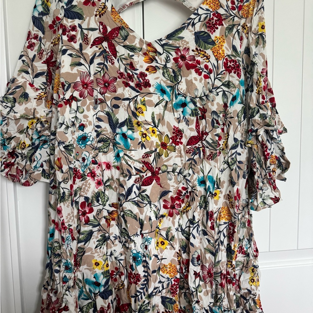 Entro Vibrant Floral Patterned Dress